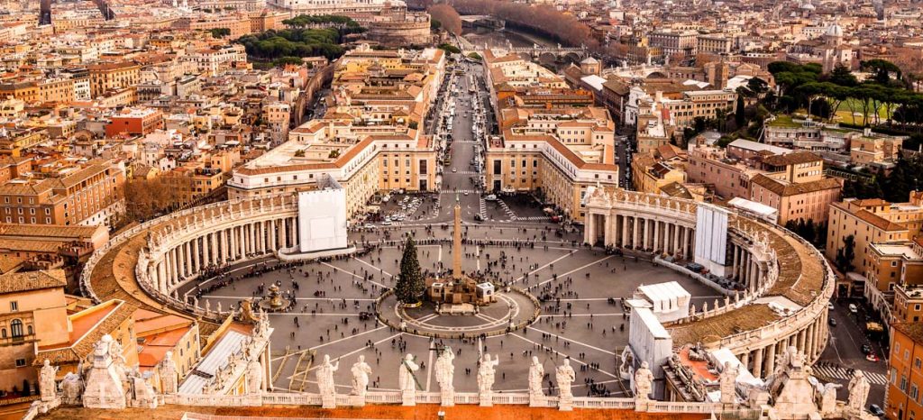 TOP 10 atrakcji w Rzymie - widok z Kopuły Bazyliki św. Piotra na Watykanie